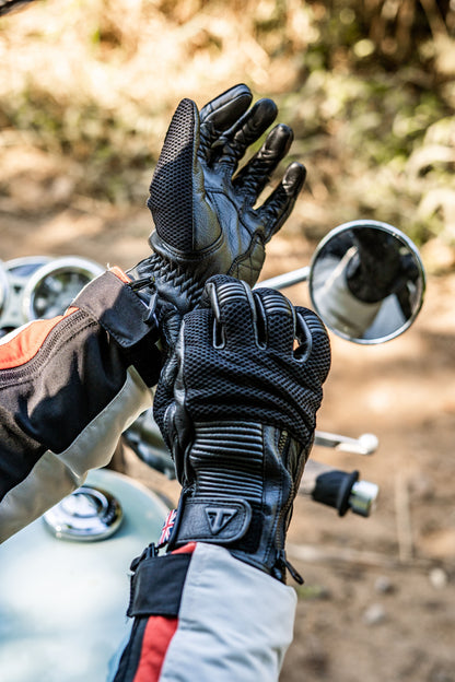 Guantes de Cuero Negro Triumph Raven Mesh